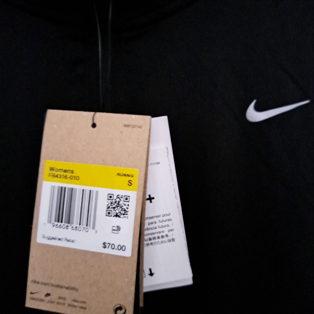 Final Price Women's Nike Sports Top NWT, Reasonable Offers Accepted... - Picture 4 of 5